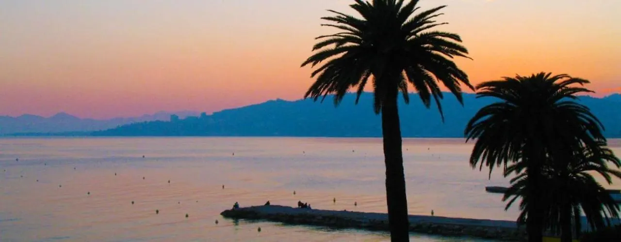 Apartment Studio Ideal Vacation By The Sea Juan-les-Pins France